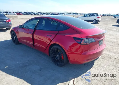 2021 Tesla Model 3 Performance Dual Motor All-Wheel Drive z USA, uszkodzony, nr VIN 5YJ3E1ECXMF055814